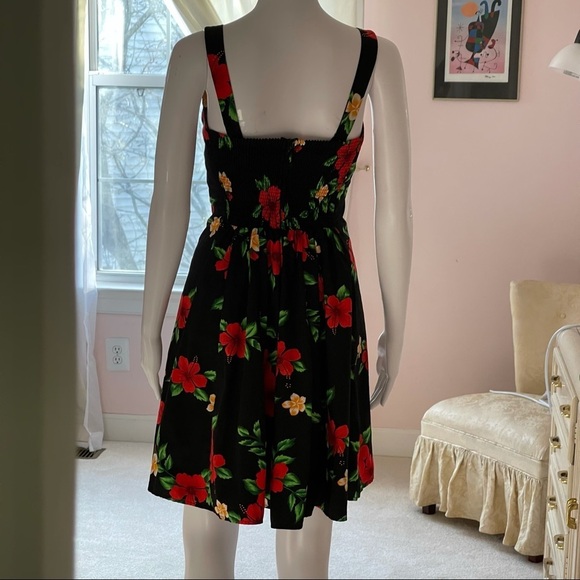 Royal Hawaiian Creations Fit and Flare Retro Floral Dress size Small - Picture 2 of 12